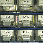   Box mit Widerständen für den Bau elektronischer Schaltungen Sammlung NwT Foto von A. Schäfer